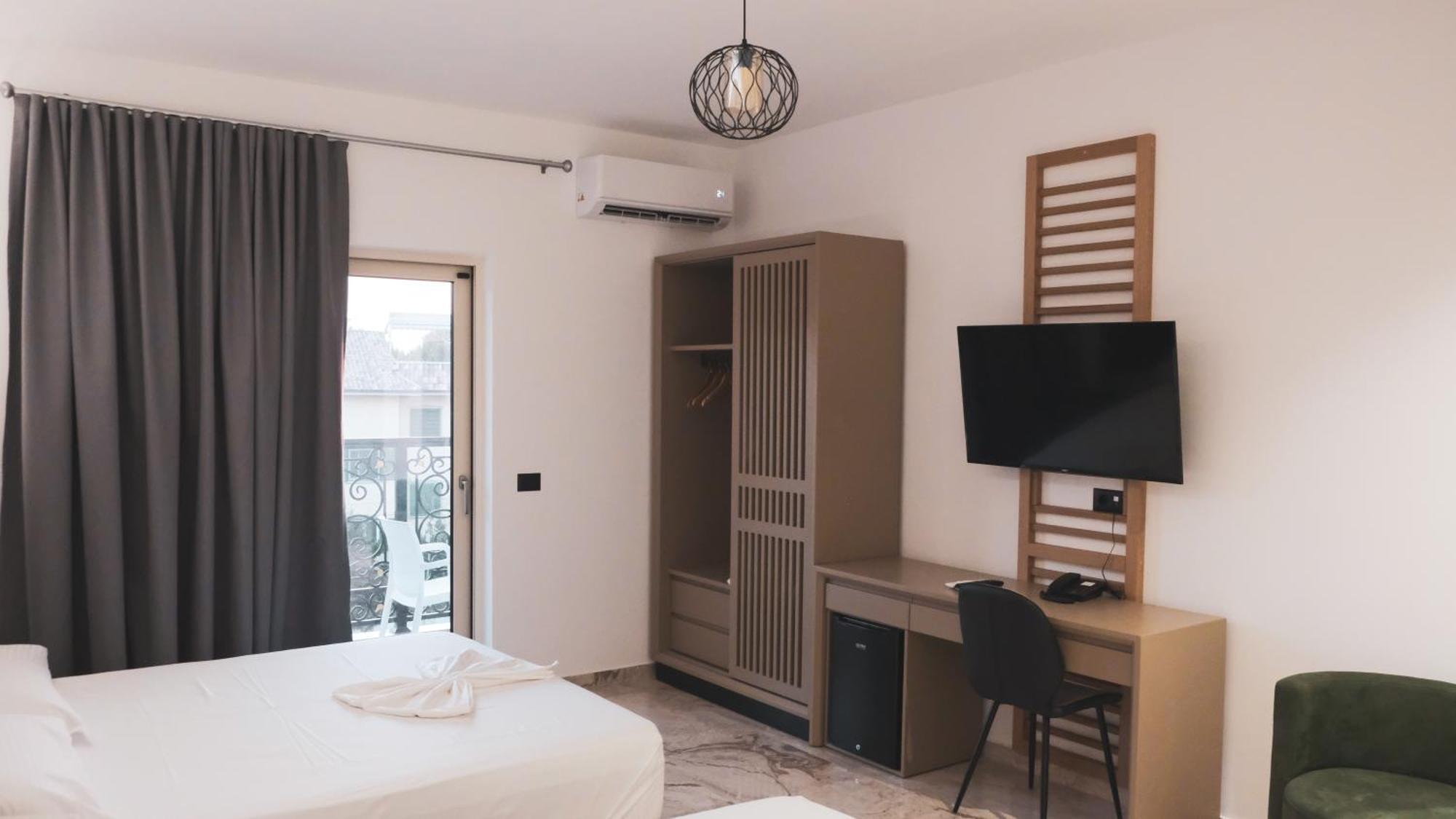 Hotel Ruko Boutique Golem (Tirana) Exterior foto